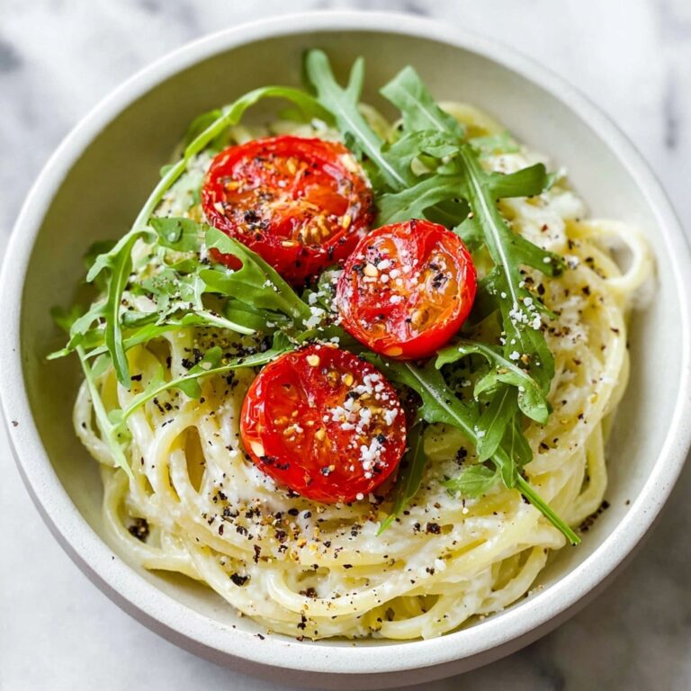 Creamy Avocado Pasta with Cherry Tomatoes and Arugula Recipe